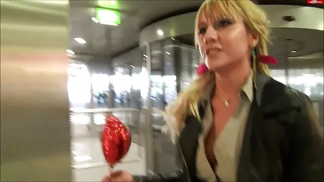 Bújós szőke diák kap neki hüvelyi nyelve szar által dögös szőrös pina porno marha srác