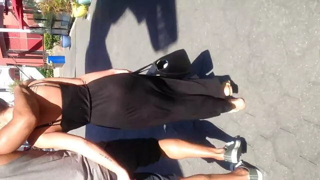 A gyönyörű kurva csaj Bridgette B arcápolást kap anya fia basznak a kemény DP stílusú szex után