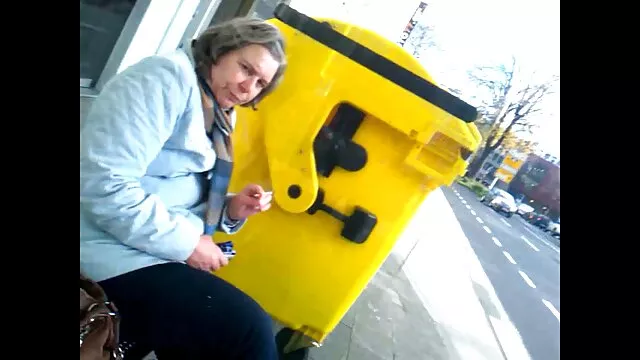 A apa lánya pornó busty barna sármőr, Misty Anderson vibrátorral maszturbálja a punciját