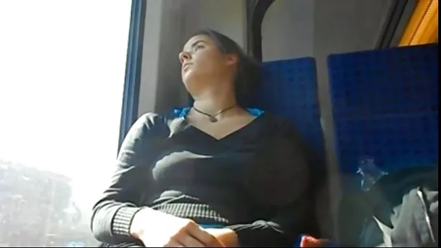 BBW fekete kurva ugrál a kövér seggén egy kemény leszopott bbc-n