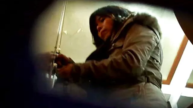 Juggy, vörös hajú sex lebukás szuka Lucy Alexandra dögös POV videóban adja a fejét