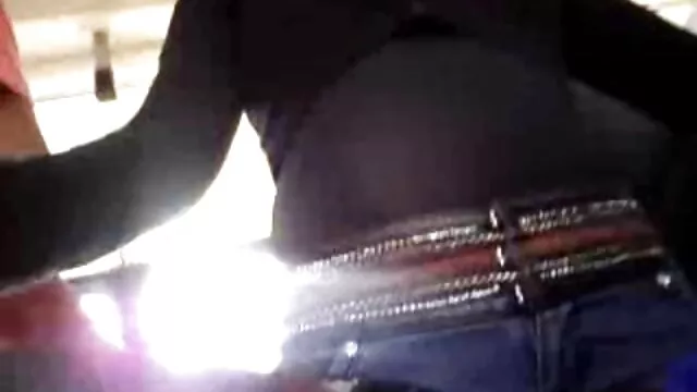 A vékony barna cuki kutyus stílusban családi pornó filmek dörömböl, mielőtt misszionárius pózra váltana