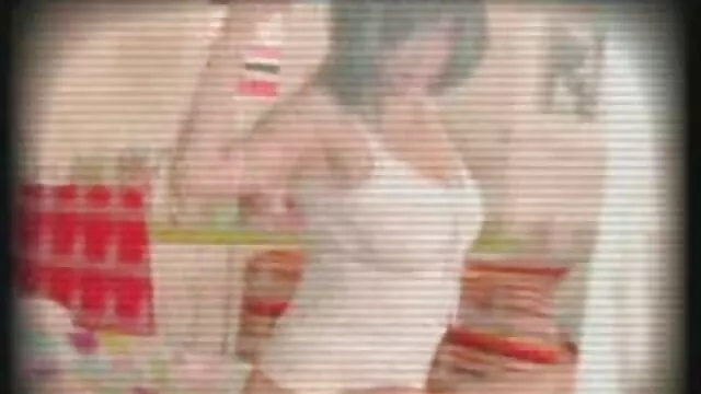 Pofa leeső barna lány gyönyörű arca punci spricc mázassá válik a kemény szabadtéri fasz után