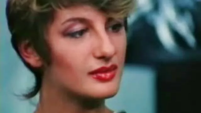 Torrid és telhetetlen Tiffany Doll fúj hatalmas kakas és baszik, mint egy mániákus szex videok