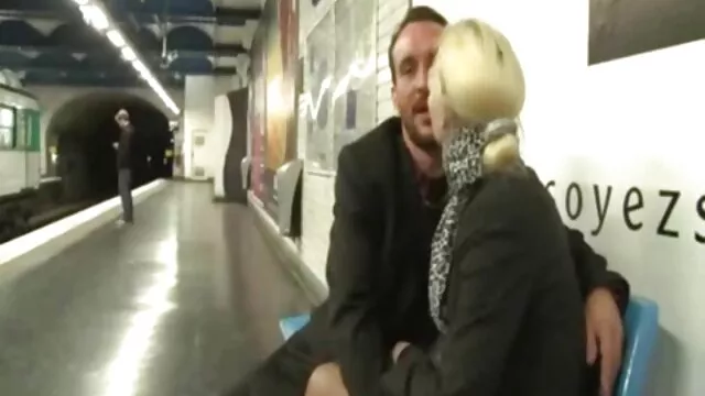 A vad szüreti szörös pinak nimfók arra vágynak, hogy vizes köcsögeiket elbassza misszionárius stílusban