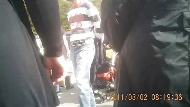 Két anya fia sex videók fekete csávó nyújt slampos blondie-t DP-vel, miközben ő szopja a faszát